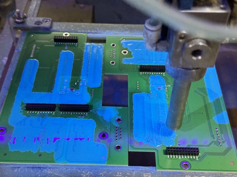 O que o PCBA é revestimento conforme?